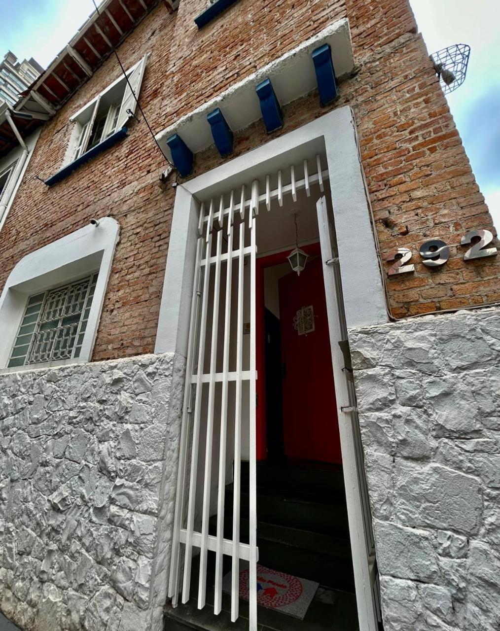 Pousada E Hostel Sao Paulo Comfort - Bairro Pinheiros, Proximo Hospital Das Clinicas E Incor, Oscar Freire, Av Paulista, Allianz, Vila Madalena E Facil Acesso Ao Ibirapuera E Morumbi Bagian luar foto
